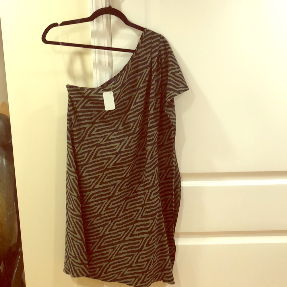 One shoulder dress